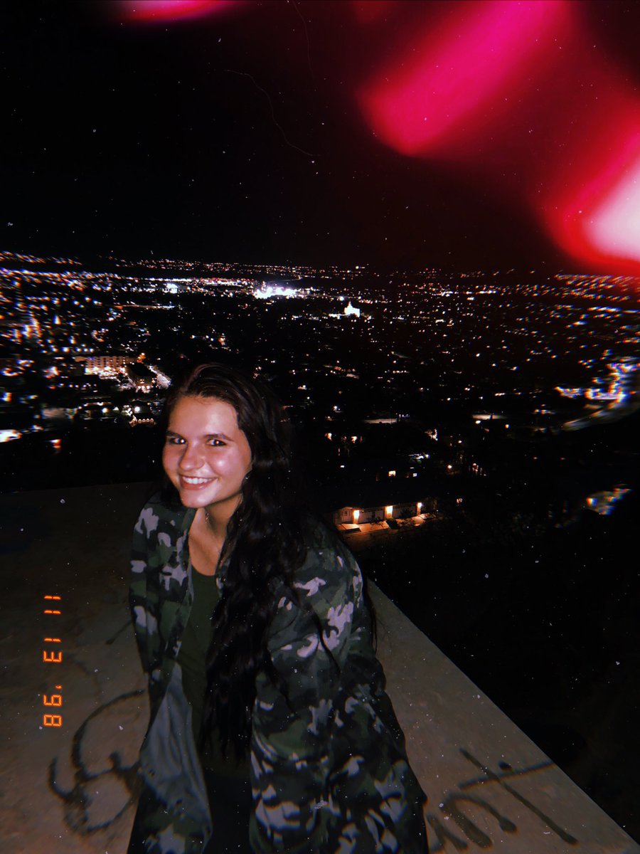 HannahGeezy's tweet photo. City lights✨ https://t.co/5F9DsqnEYp