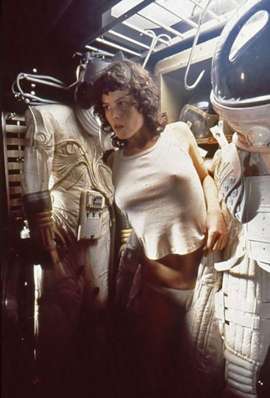 Sexy pics of sigourney weaver