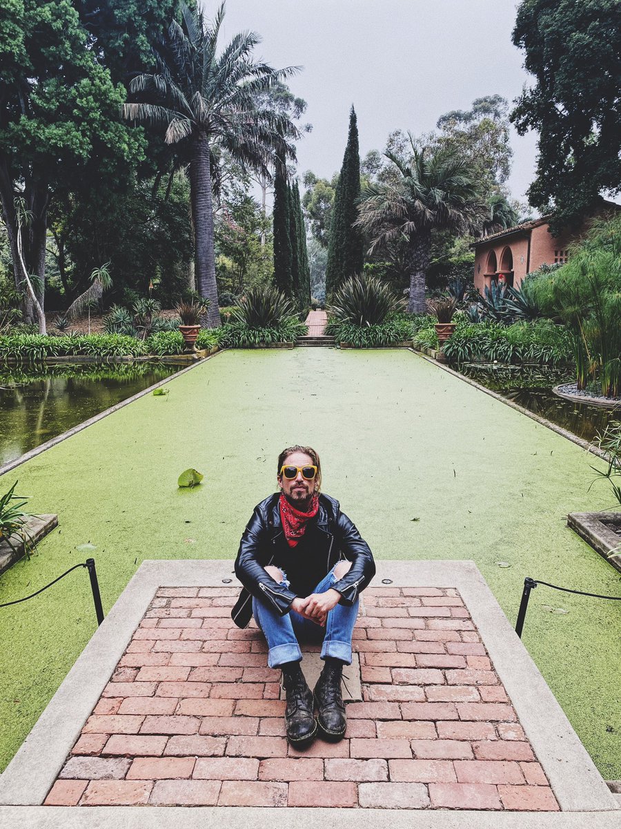 TheRocketSummer's tweet photo. yeah I see you, you’re candy green in ‘with our king and queen through India,’ the first color scenes
oh such a sight 

#beesides #yoursideimon https://t.co/jYUT75aiiN