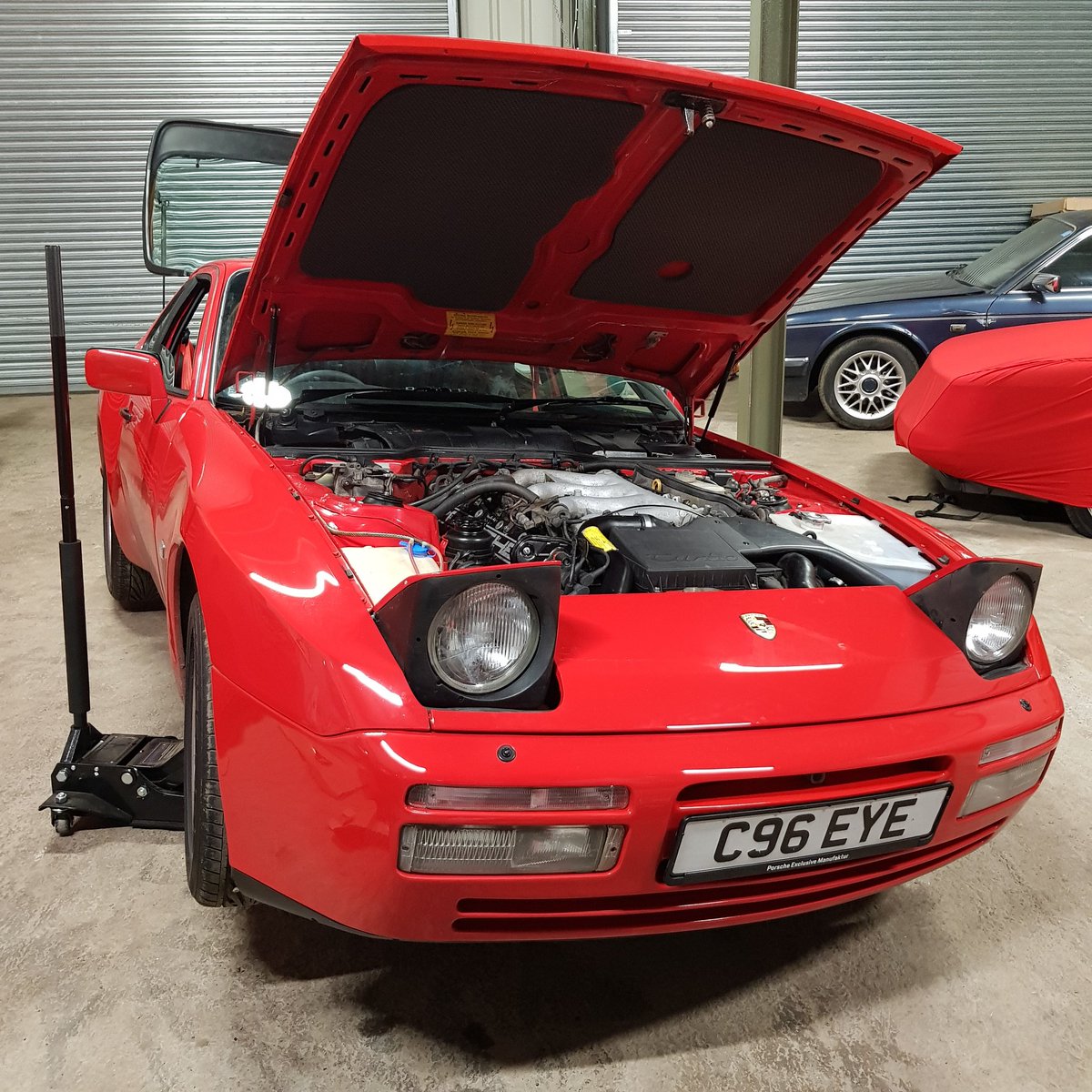 FurrsFleet's tweet photo. A long day chipping away at various jobs on the 944. It's going to be another big week for the car... 🏁

#C96EYE #Porsche #944Turbo #restoration #restomod #GuardsRed #transaxle #Porsche944 #Turbo #FurrsFleet #PorschePorn #porschelife https://t.co/6tLcUsheDT
