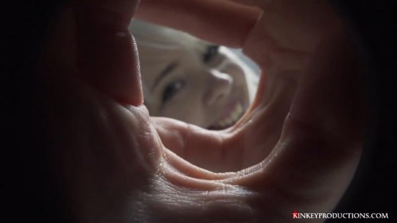 kinkeybiz's tweet photo. Cherry English Giantess Hands Fisheye Closeups --> https://t.co/NQb3XDhHc4
#KINKEYPRODUCTIONS #GIANTESS #HANDSMOTHERING #SMOTHER #HANDFETISH #BLONDES @CherryEnglish18 https://t.co/BjTmFoRyoz