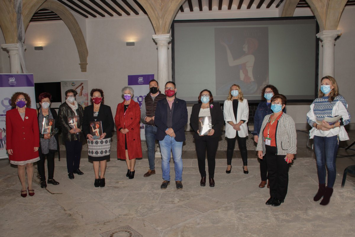 FOMLorca's tweet photo. ‼️Hoy hemos presentado la Revista anual #mundomujer.
⭕ En estos momentos tan difíciles continuamos trabajando por y para las 🚺 sin tregua.
➕ Este formato visibiliza todas las actividades q se han realizado.
El año q viene esperamos q la situación sanitaria haya mejorado https://t.co/1op7nwqmWB