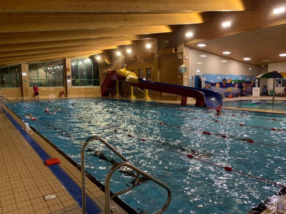 ValeSLSC's tweet photo. Our Nippers loved being back in the water today too - slightly warmer than the sea at Fontygary pool thank goodness! @Fontygary @SLSAWales #VA #TeamVale #Nippers #SurfLifeSaving #Swimming #PoolLife #FutureLifeguards 🏊🏻♀️🏊🏽🏊🏻♂️🌊💦 https://t.co/TjYubK7NtW