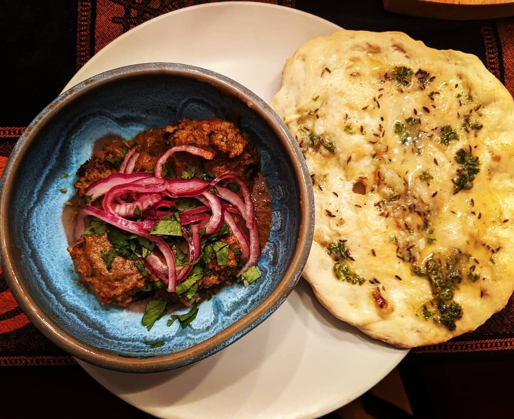 ztifhael's tweet photo. Tofu meatball korma and olive oil flatbreads with garlic butter. Doing the most on a Saturday.
Both recipes from Flavour by @ottolenghi
#saturdaynightcooking #vegan #mushrooms https://t.co/PPvhgWp1GD