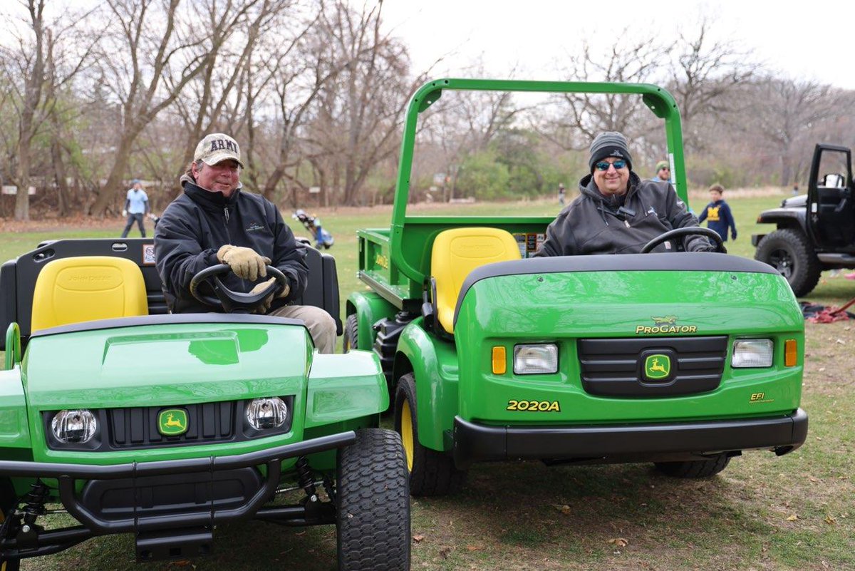 Nothing better that breaking in a couple of brand new @JohnDeere Gators on a Saturday morning with our volunteer crew! ⛳ #johndeeregolf #communitygolf