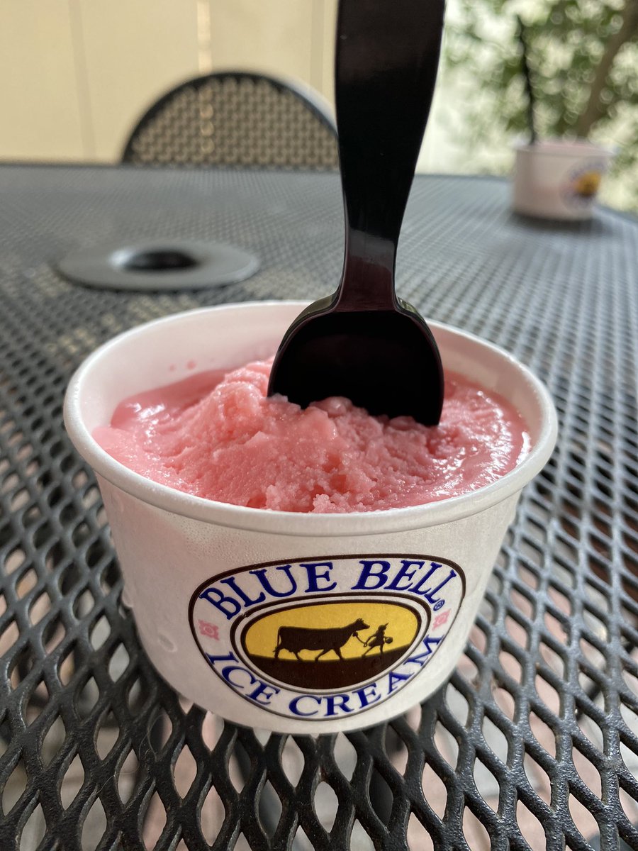 krowberry's tweet photo. A little late to the game but... PINK THING IS BACK AT @SixFlagsOverTX! #pinkthing #bluebell #icecream https://t.co/kmm9OESm0U