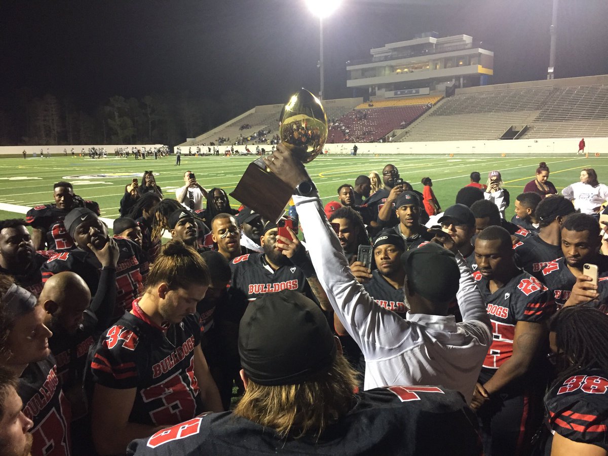 KCBulldogGang's tweet photo. 🚨🚨🚨May 22nd, the new look @mplswarriors will invade the Dawgpound! The defending CAFL champs will bring their reloaded squad to KC seeking revenge. With familiar personnel on both sides, we promise this will be an absolute war for 60 minutes. #DefendOurCity #GetDownOrLayDown https://t.co/bBvdd10Txv