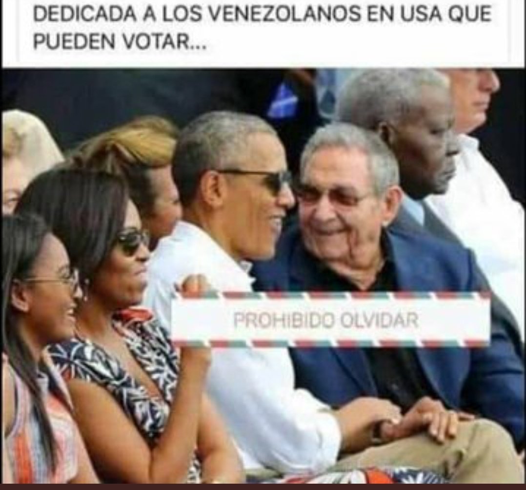 ADRIANAAZZIAS's tweet photo. No veo en esta foto a TRUMP con Ma/duro, veo a Ma/duro  con Biden alias morbosin, tampoco veo a Trump con Fidel o con Raul veo a Obama con Raul.
¿Entonces Cuerdas de vende patria quién es el dictador?
¿Cómo explican esto?
Los que dicen amar a Vzla y apoyan comunistas. https://t.co/GaNw98TV9r