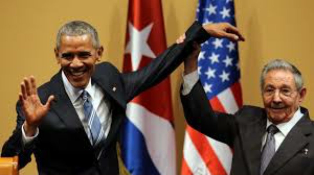 ADRIANAAZZIAS's tweet photo. No veo en esta foto a TRUMP con Ma/duro, veo a Ma/duro  con Biden alias morbosin, tampoco veo a Trump con Fidel o con Raul veo a Obama con Raul.
¿Entonces Cuerdas de vende patria quién es el dictador?
¿Cómo explican esto?
Los que dicen amar a Vzla y apoyan comunistas. https://t.co/GaNw98TV9r