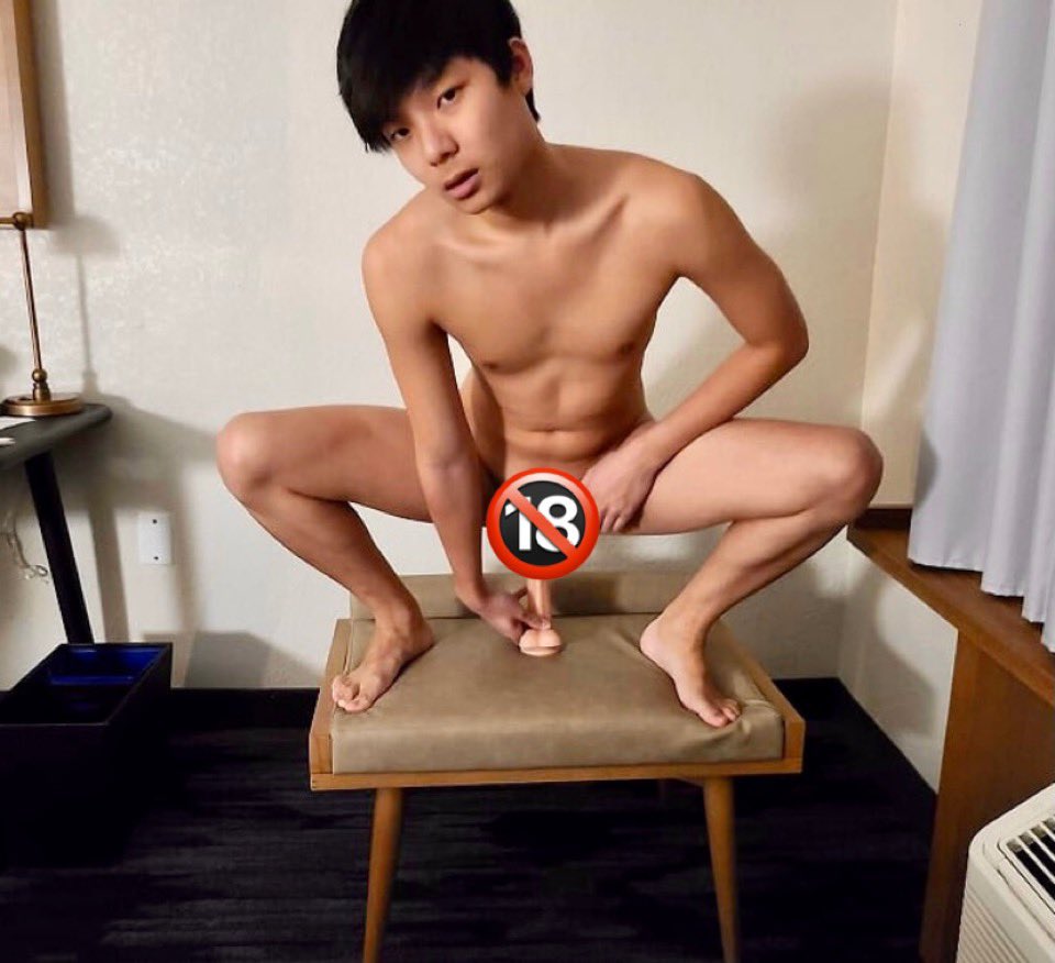 Sexy_Kaicho_'s tweet photo. Happy Saturday guys! I’m feeling really good today, so anyone who retweets this. I will send them the uncensored version 😘❤️ https://t.co/nNkuxKQwZ1