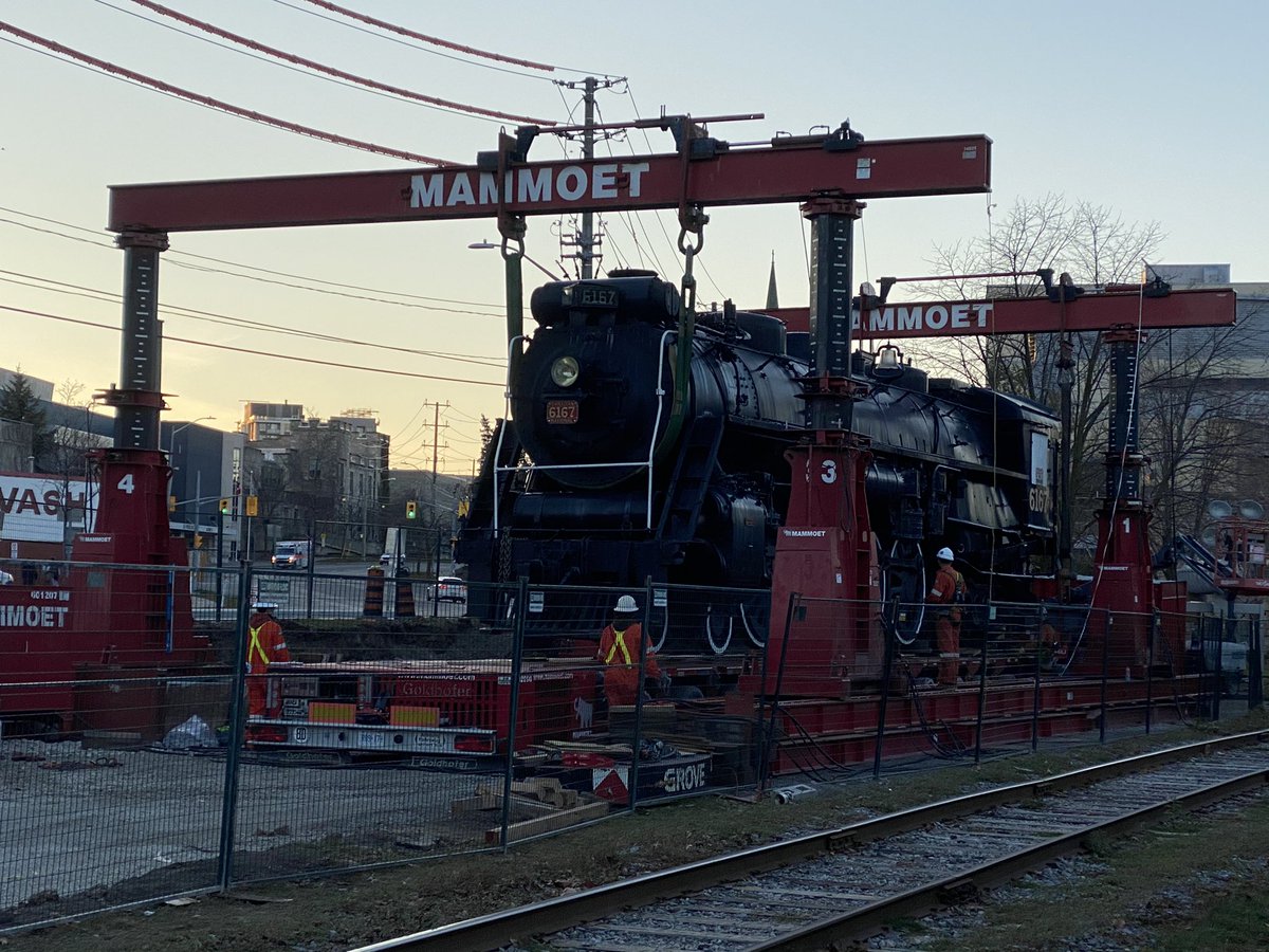 davebush65's tweet photo. Impressive @mammoetglobal moving @CNRailway 6167 @cityofguelph today. Lifting 300,000lbs with ease. 👍🇨🇦@Colleen_Clack @DannaGuelph https://t.co/AIJcj9LtSV