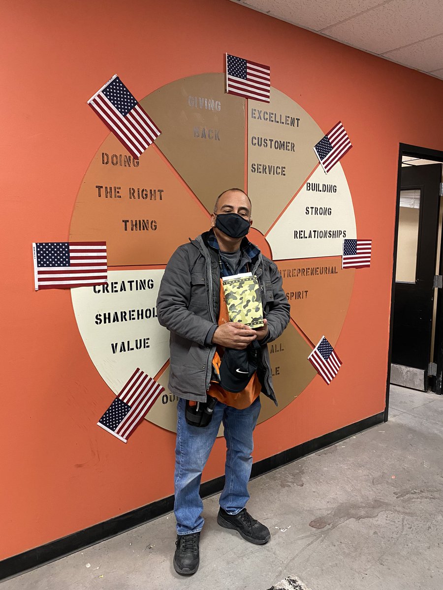 Honoring our Vets at 3517!!!! Thank you Juan fir your services and being part of the HoemDepot family!!🇺🇸