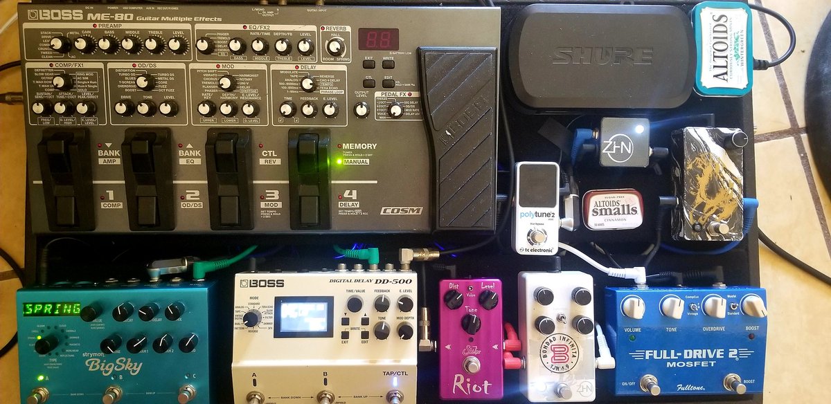 yozhuar's tweet photo. Pedalboard #Setup 
@strymon @Fulltone_Music @shuremx @tcelectronic 

#BossMe80 #Polytune #Riot #Fulldrive2 #zhn #Bigsky #DD500 https://t.co/S7IqctimJm
