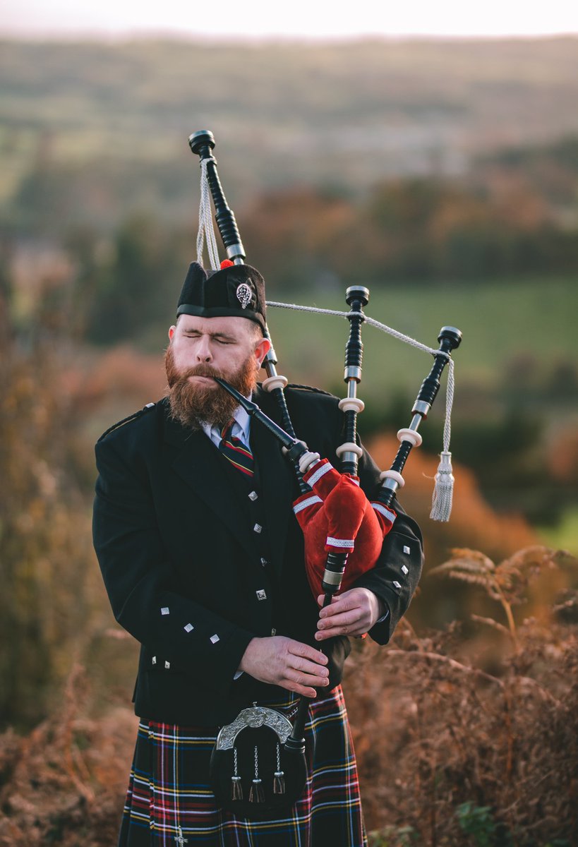 SimonThePiper2's tweet photo. The Hereford Piper. #simonthepiper #Herefordpiper #pipingismylife #RemembranceSunday https://t.co/CMpdf2Wzwj