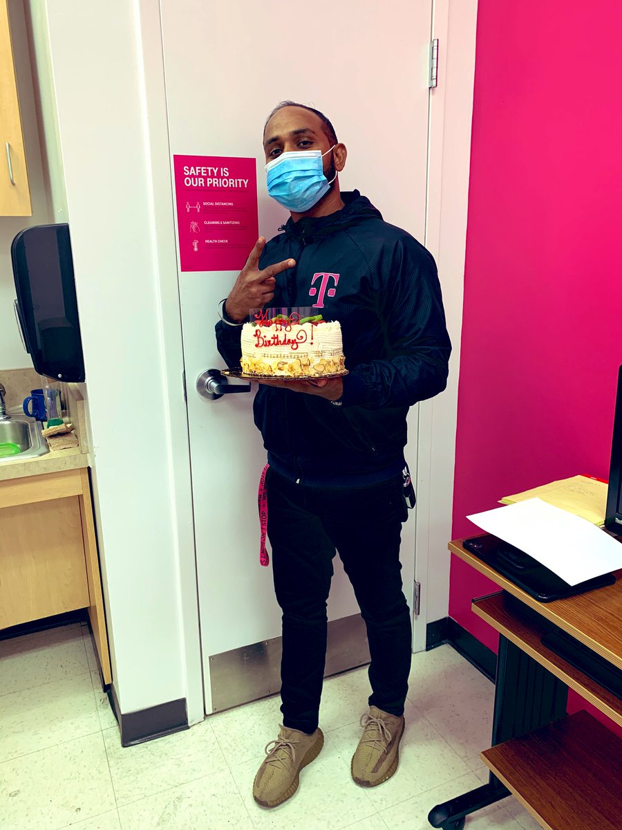tracimaeducusin's tweet photo. HAPPY BIRTHDAY TO OUR BOSS MAN, @s_salhan! 🤗 You never fail to recognize your team and continue to lead from the front. We appreciate you so much and it’s always a SUPER FUN time working with you! 🥰 #WESTisBEST @Garyprice777 @atwal_tj https://t.co/r4pgvijYib