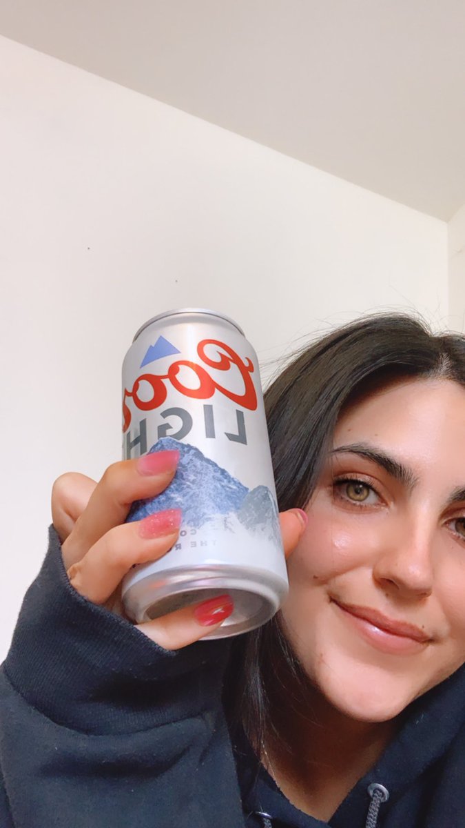 missssgbaby's tweet photo. @KMLE1079 @GabeMercer cheers to getting an A on my paper and listening to KMLE w/ Gabe 🌟 https://t.co/tIsEnXWC8T
