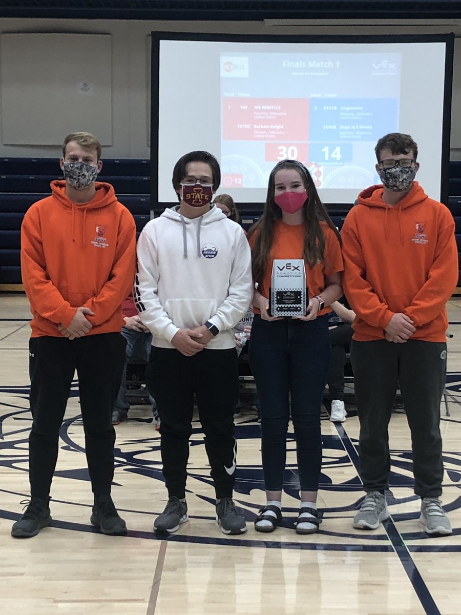 Team3141's tweet photo. The top judging award, The Excellence Award goes to 3141S!   #duxesto #cougarpride https://t.co/y3fClNSLVt