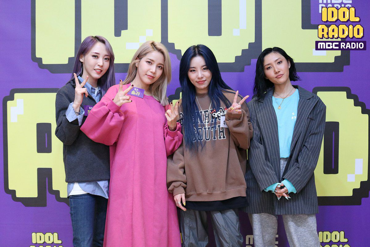 Tivemos o prazer de receber hoje em nossos estúdios, as meninas do MAMAMOO (@rpmamamoo)! Elas falaram um pouco sobre sua carreira e o comeback. Quer conferir? Basta ir em nosso canal e ver tudinho. t.me/Idolradiorp