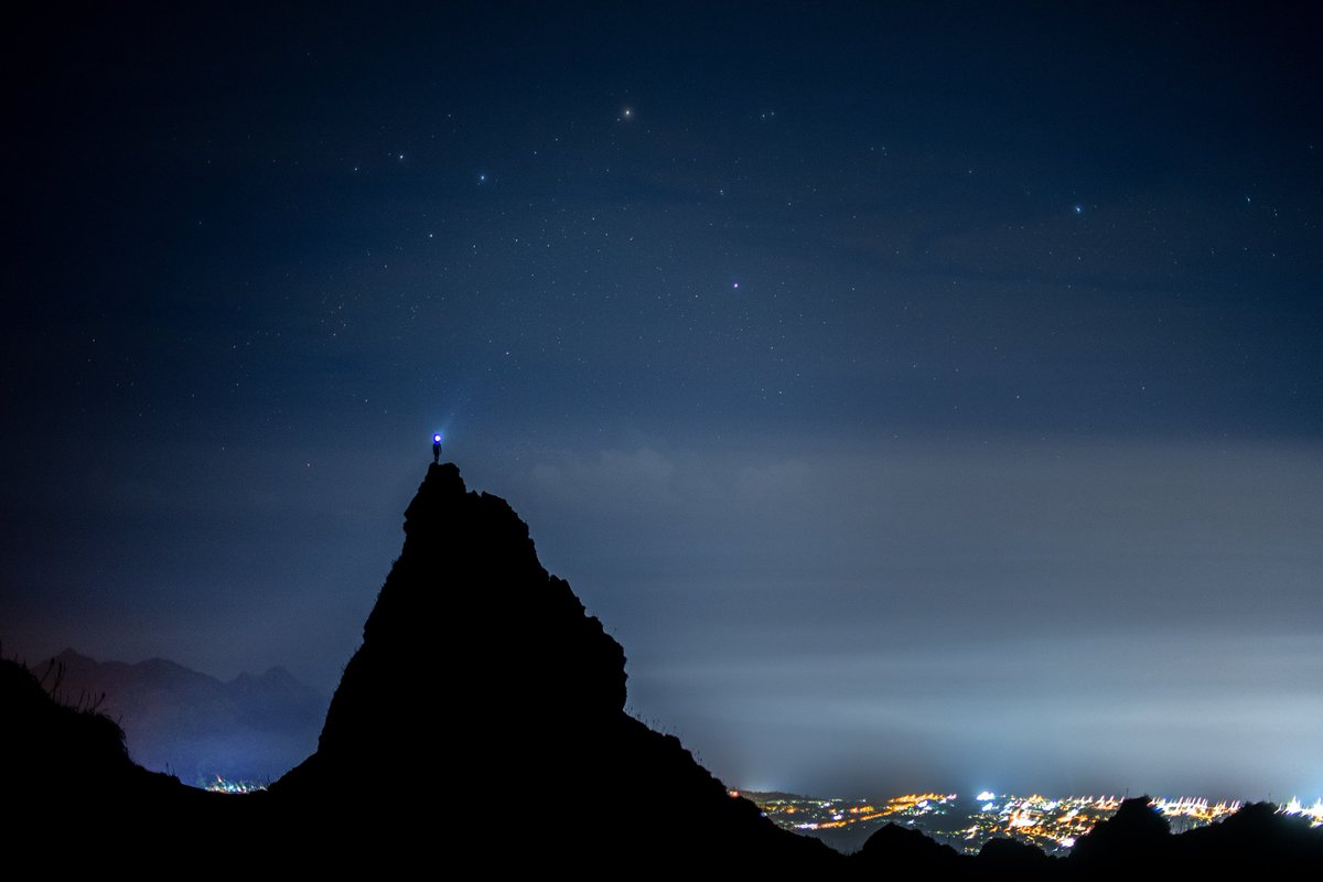 Le sommet de la soufrière de nuit.
Du jamais vu.
Ce qu'on voit partout, on peut aussi le.faire chez nous.

instagram.com/ggpiks?igshid=…
