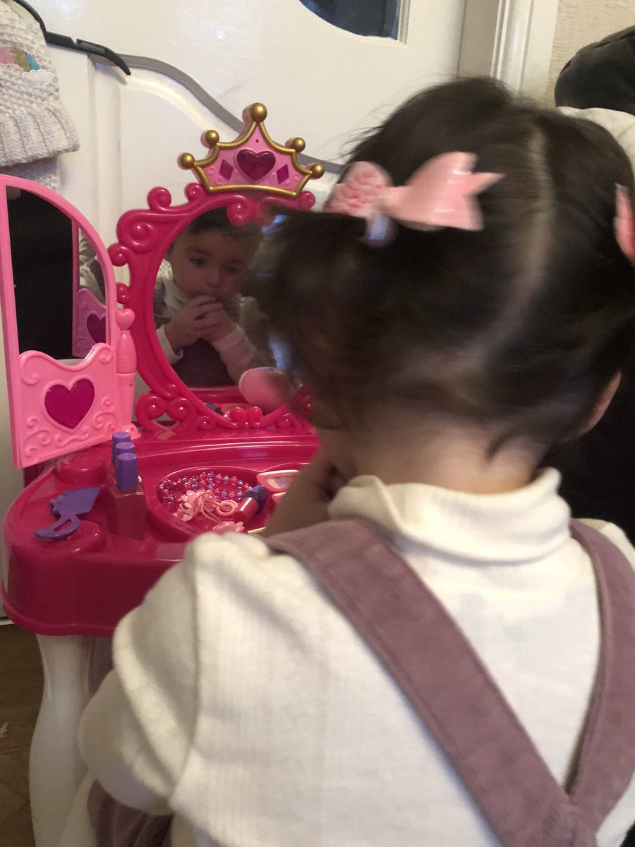 mrsburrows21's tweet photo. Happy birthday to my little lady!! 🥰😍🥳xxx https://t.co/uUAFLRp8Ug