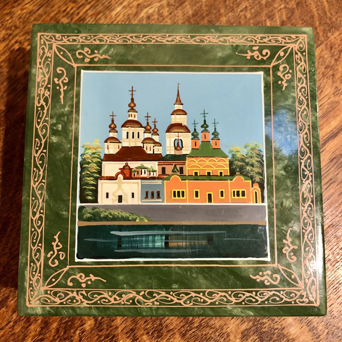 ZendingMachine1's tweet image. Excited to share the latest addition to my #etsy shop: Russian Painted Box Veliky Ustyug Troitse-Gledensky Monastery #Vintage Green Square Hinged Keepsake Celluloid Box etsy.me/2IEEsc8 #russianbox
