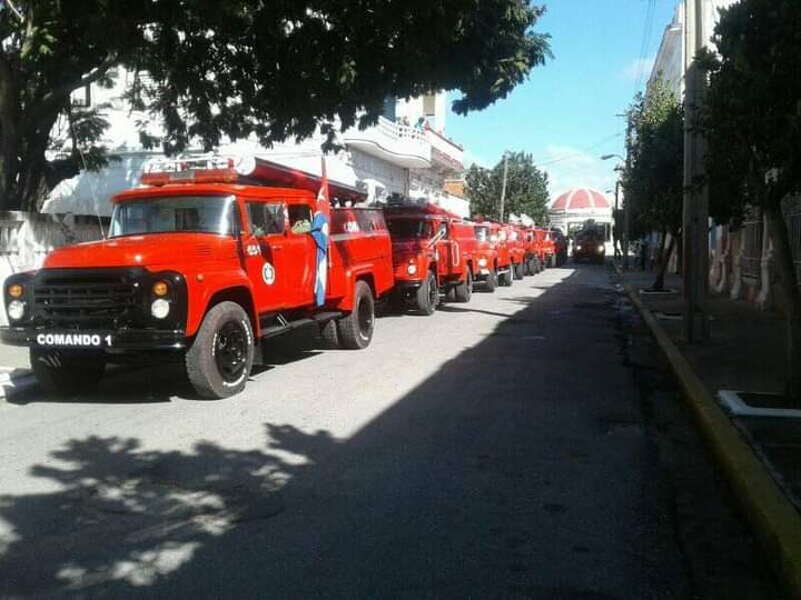 Zil130 y Zil131 aún Activos en Cienfuegos...
Bomberos de Cuba 
#rusia
#zil130
#zil131