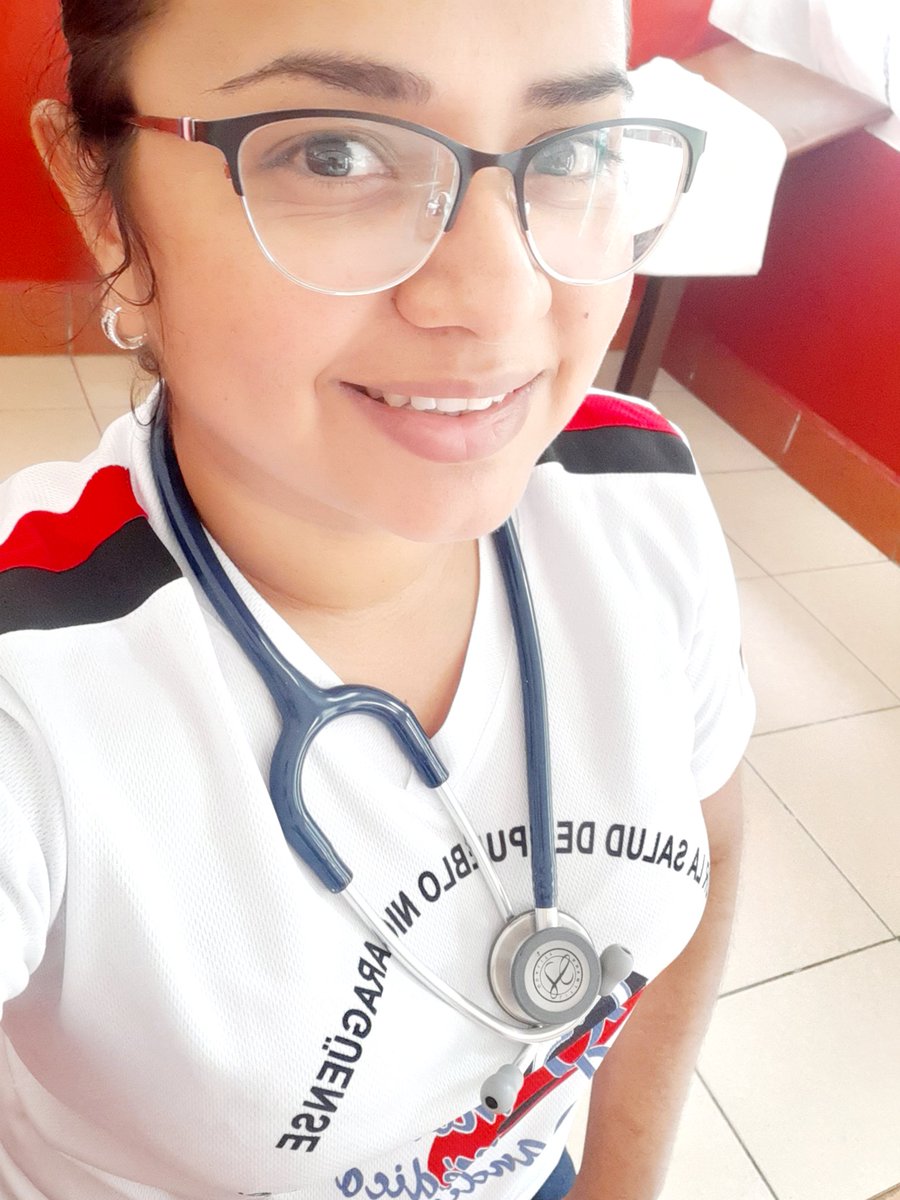 No hay revolución sin la participación de la mujer, siempre en la lucha, siempre ayudando al pueblo, solo con la participación se la mujer llegaremos a la victoria siempre 🖤❤🖤❤ viva mi Nicaragua