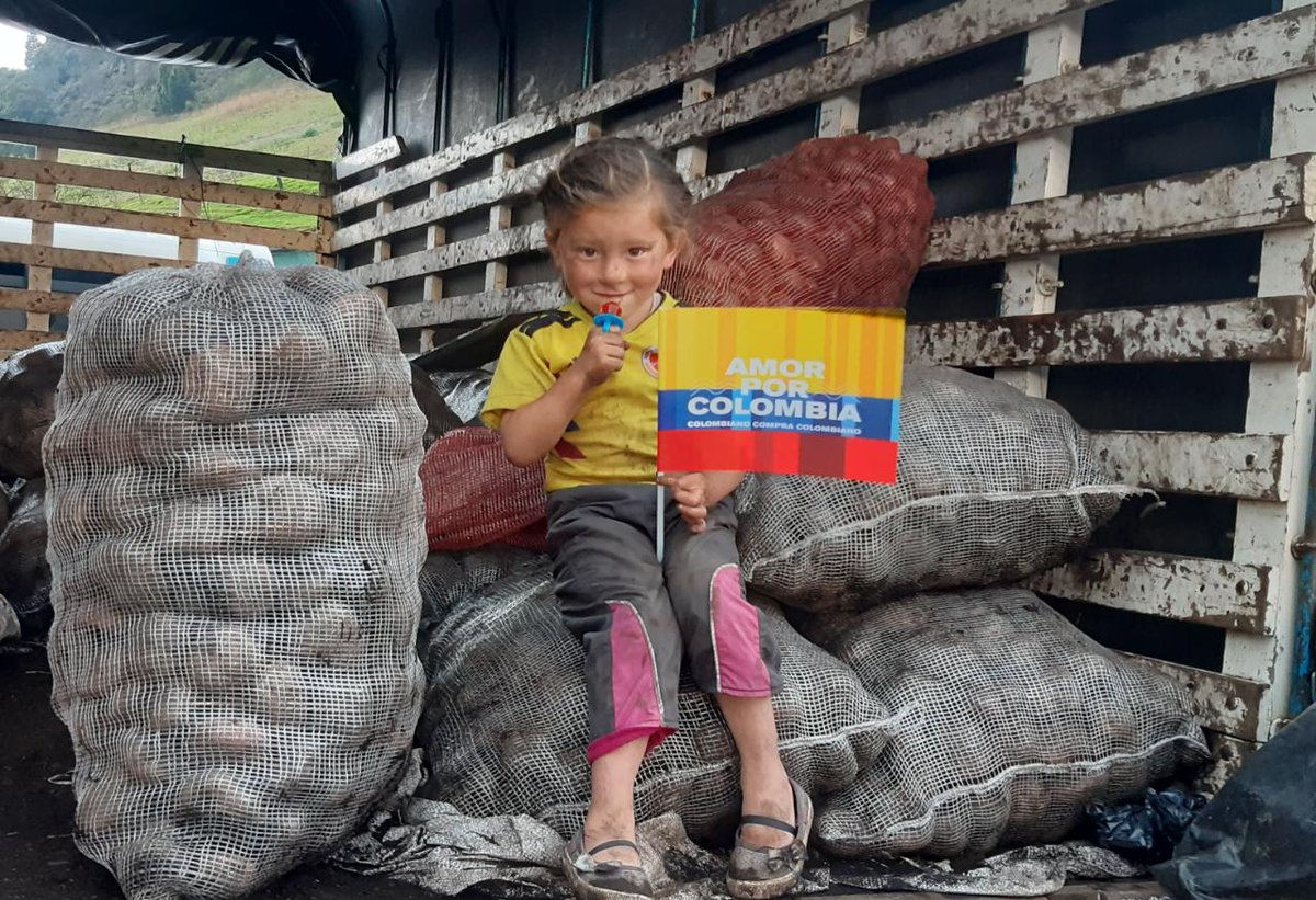 AngelaMaria29's tweet photo. ¿Vale o no vale la pena apoyar a nuestros campesinos?

¡CLARO QUE VALE LA PENA! Así con mayúsculas!!! 🥰🤗😍 https://t.co/3Bzuqk5vD4