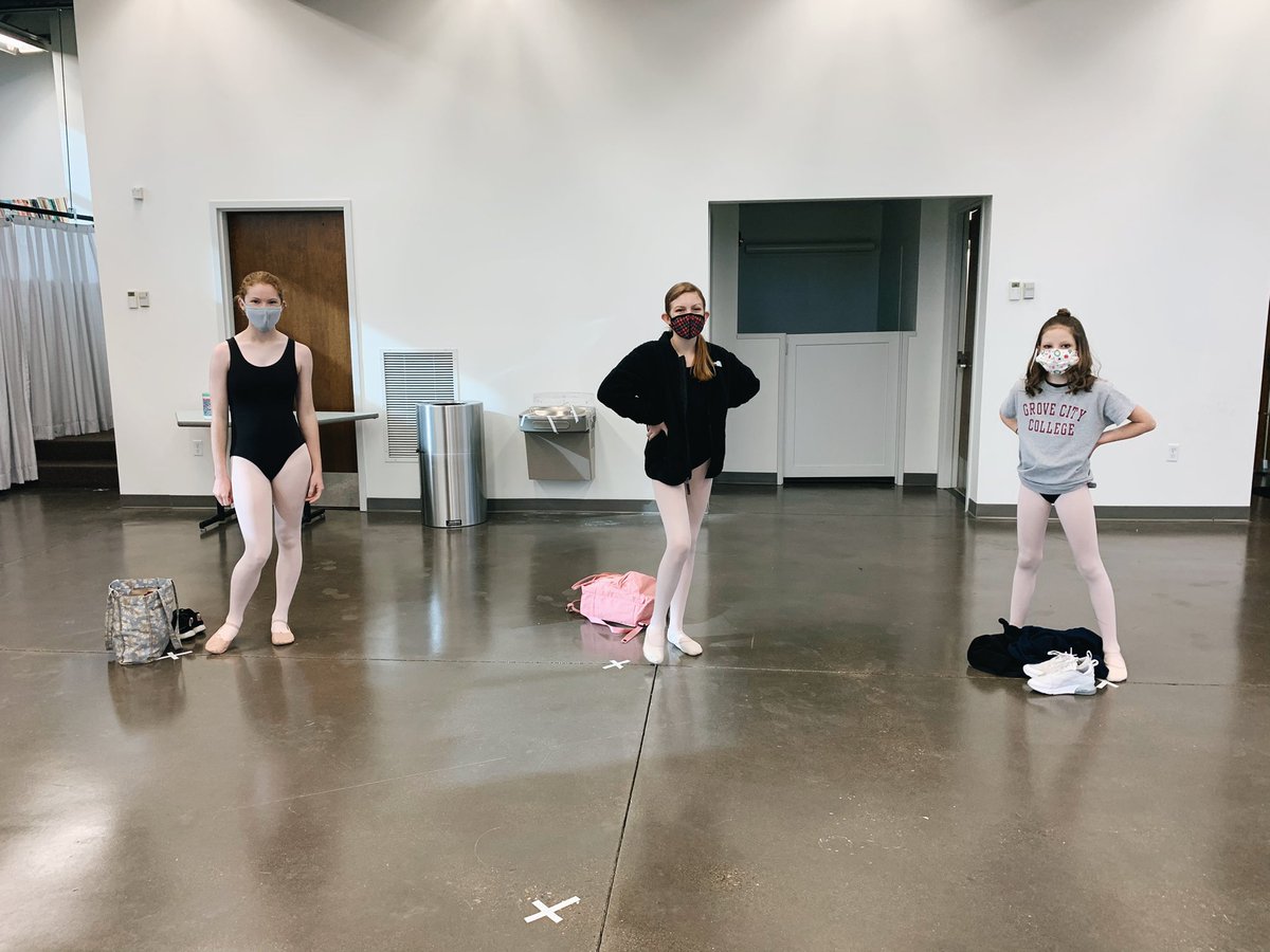studiodee_nky's tweet photo. Filming Day #1 is in the books! Our dancers ~ROCKED~ the stage. Thank you to all of our faculty, staff, dancers, and production crew. None of this would have been able to happen without you! #jinglebellrock #studiodee #season25 https://t.co/JrLoBGm9lv