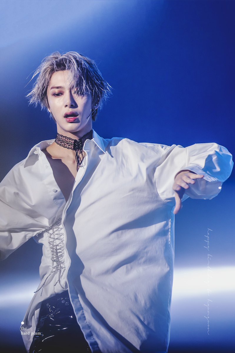 bonus: silver hair Hyungwon ఇ