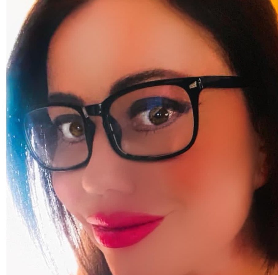 mslisaappleton's tweet photo. Revision for @sobrynandlisa this Wednesday. Guess what we are covering? Oh YES The Kentucky Fried Chicken murders unsolved for over two decades. Show link below 👇🏻
https://t.co/Qmir1w5y2q
☠️ #wineandcrime #sobrynandlisa🍷 #Lisa #lisaappleton #influencer #truecrime https://t.co/Av1wGG0V6E