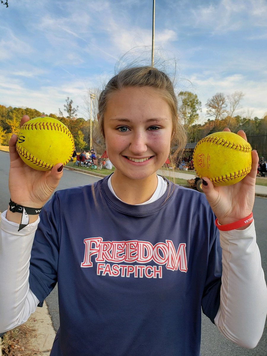 2 big HRs for this girl in one game.  All that with a nice “shiner”!
 
Way to go Sierra!
11/14/20 vs. Carolina Elite 18U
Veterans Showcase 

<a href="/21ssbrown/">Sierra Brown</a> <a href="/ReneaBrown03/">Renea Brown</a> <a href="/maroonboo/">Johnny Kidd</a>