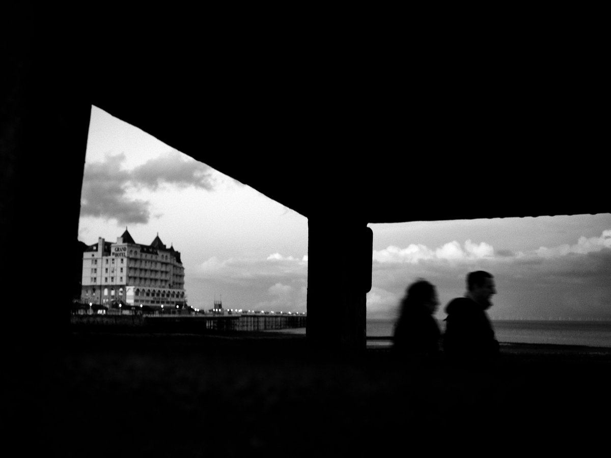Sven804's tweet photo. Llandudno Today
#blackandwhite #monochrome #black #white #light #dark #shadows #reflections #noir #filmnoir #cinematic #cinematicstill #noirwales #withinwithout #lacuna #mood #atmosphere #fleetingmoments #fragments #traces #interiors #frame #composition #angles #RicohGRIII https://t.co/4I2Bp5bAci