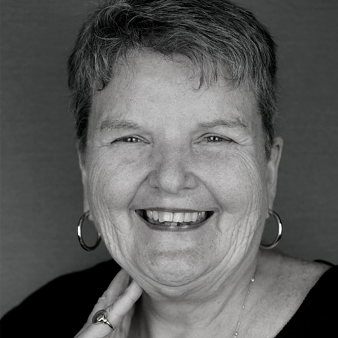 #shoutoutsunday to Julie Cookson for having a reoccurring extras role on the classic Australian TV Show 'Neighbours'! We are so proud of you Julie 💙 #howellextra #proudagent #neighbours #australiantv #tvshow #aussieactress #extra #australiantalent