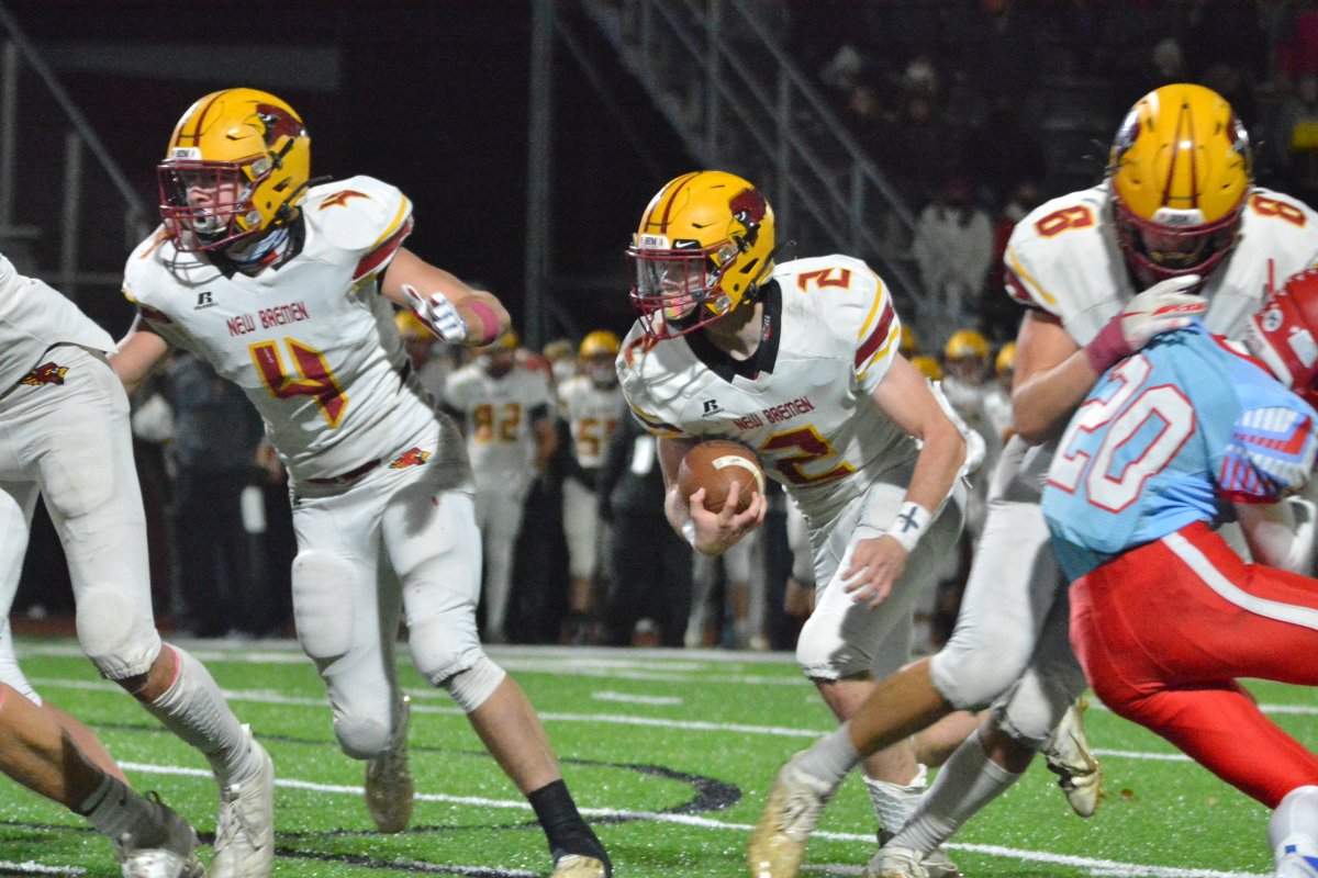 Photo gallery from yesterday's contest |  @NewBremenSports  @CP_Schmidt   https://www.minstercommunitypost.com/photo_galleries/11-13-20-photo-gallery-new-bremen-football-vs-lima-central-catholic/collection_e0640722-26c9-11eb-9cae-a7cf5dd30fb8.html