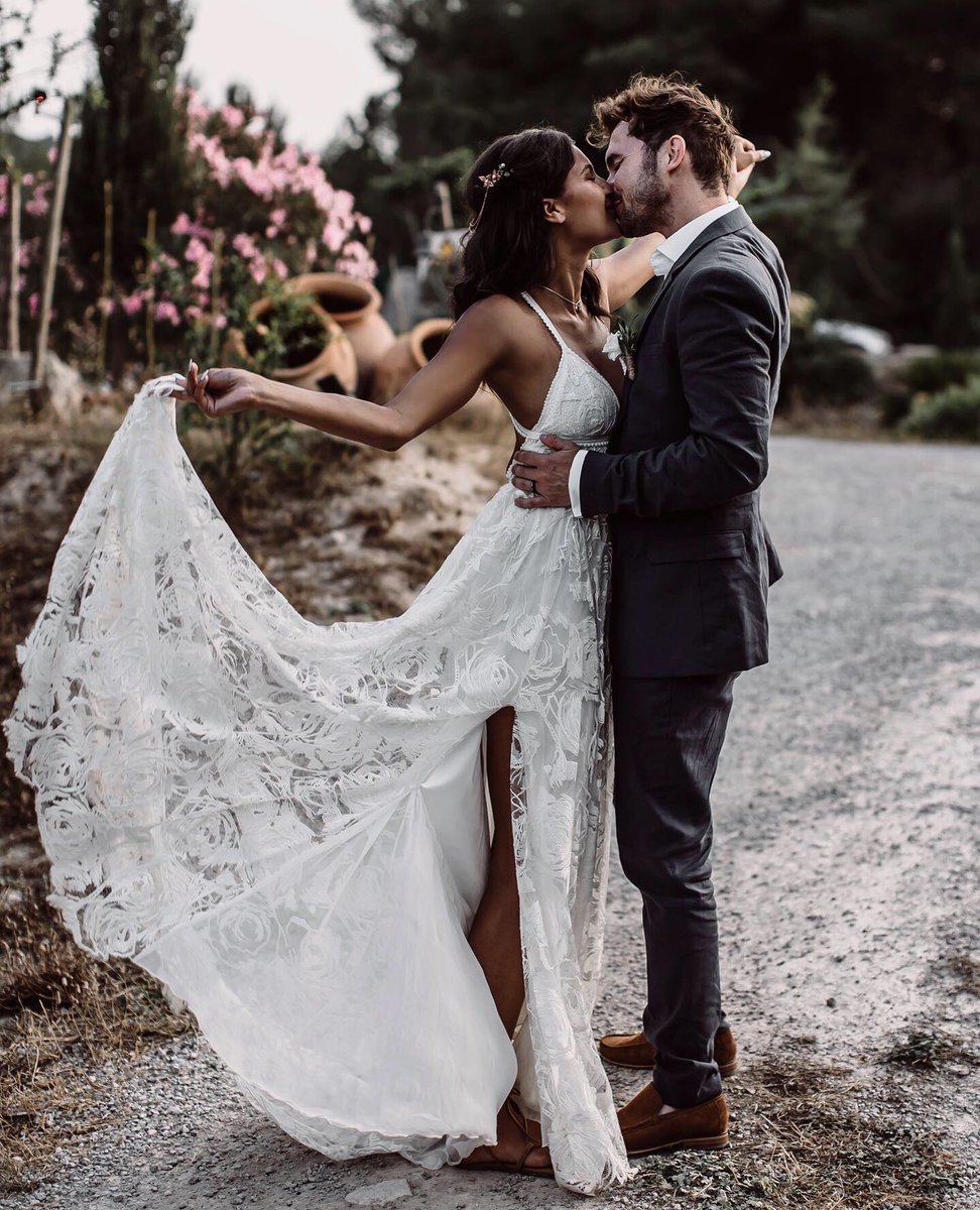 Graceloveslace's tweet photo. The kind of gown that would be cruel not to wear! 

#GLLBride Kate looking like magic in our MEGAN GOWN. 

Photos by: @tali_photography

#GraceLovesLace #TheUniqueBride #GraceLovesLaceBride #WeddingDress #Engaged #WeddingPhotography https://t.co/3WYOpRHldN