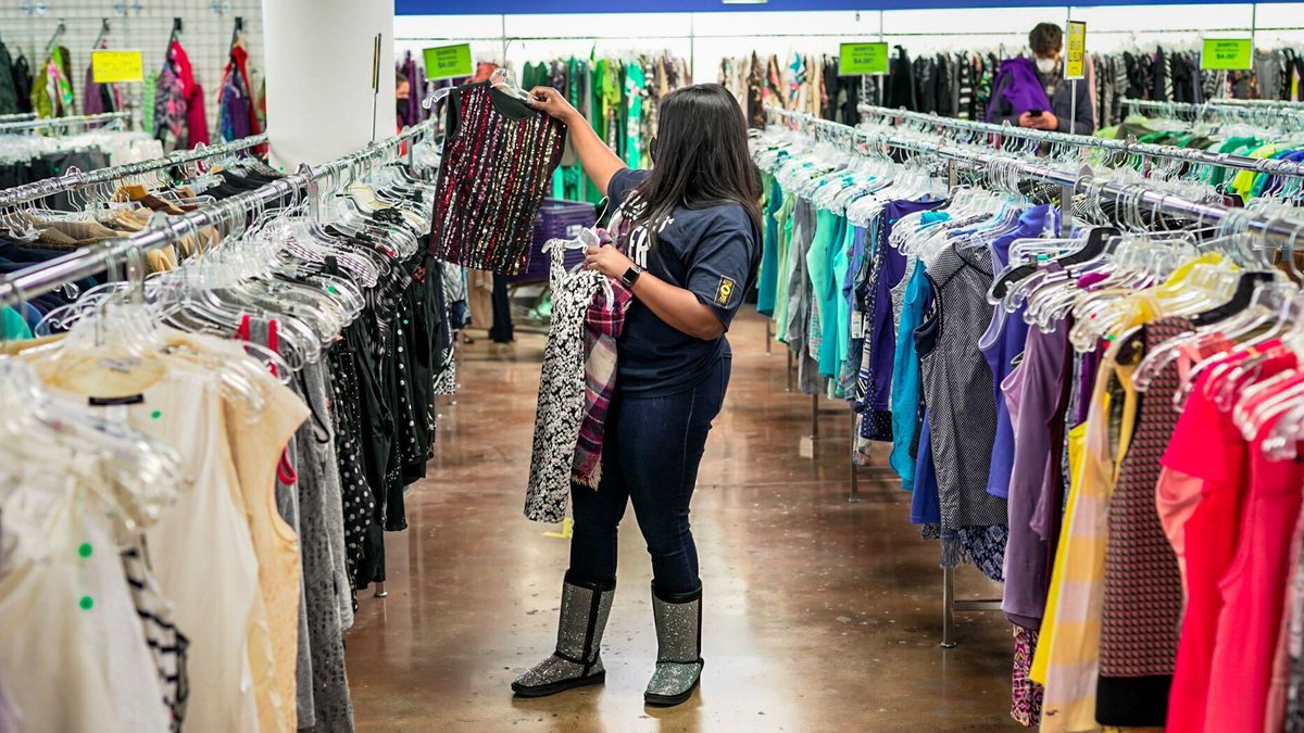 CoriBush's tweet photo. Thrifted IS congressional. https://t.co/2UW0CRd2SK