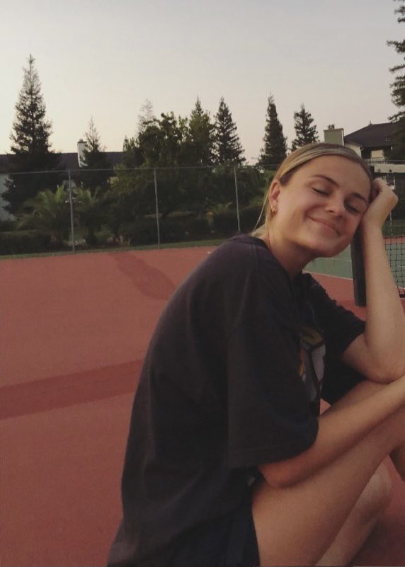 KennedyKrogh's tweet photo. as fun as winter is, this picture makes me miss summer night vibes. https://t.co/ISLDkJXl3v