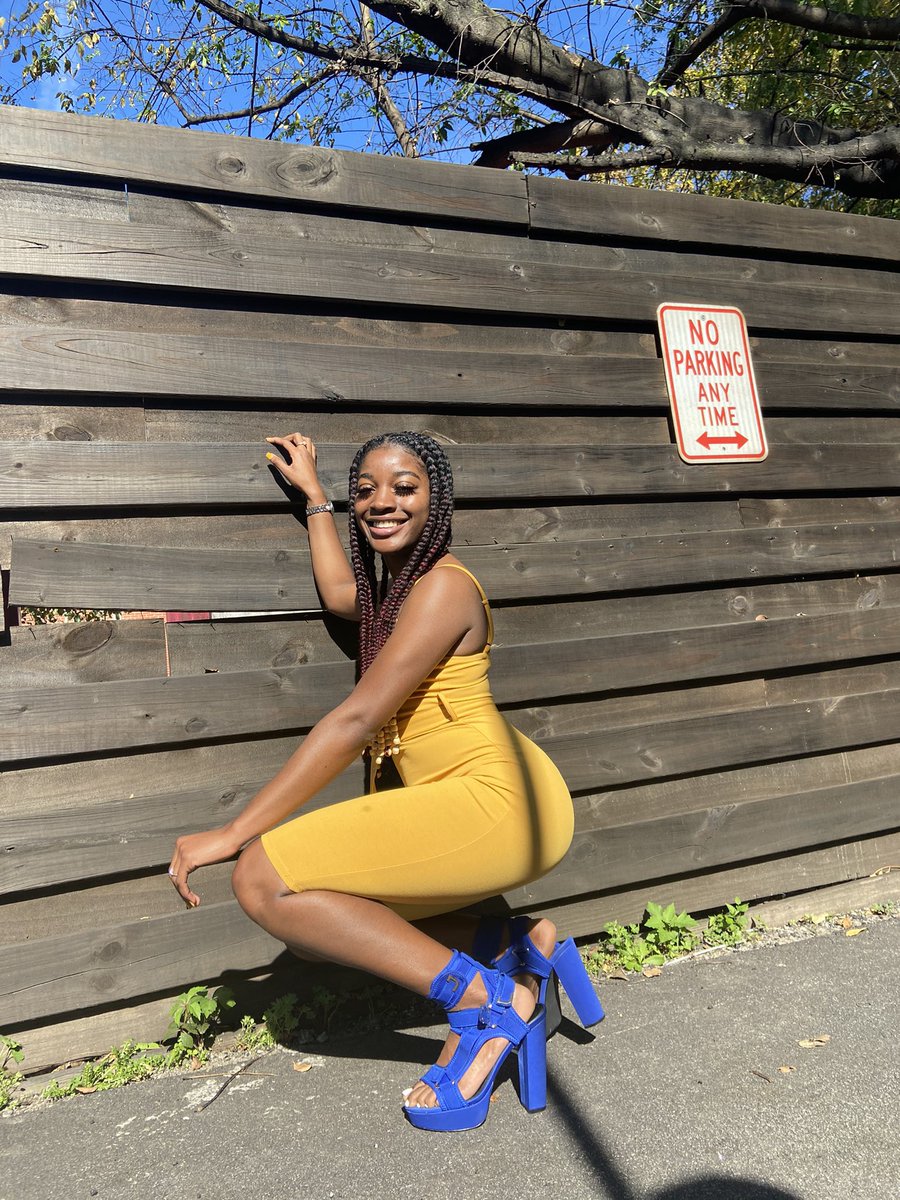 Qveen_Zenny's tweet photo. Thats fine 😍 Ill Just Take A Picture Or Two ✨ #Rhovember https://t.co/Q9QByK1C9D