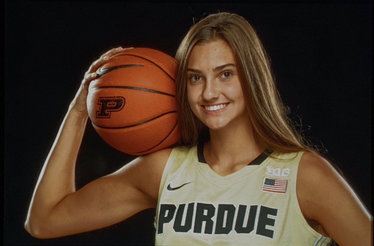 abbystoddard3's tweet photo. I’m so incredibly proud of you Lil !! I’m so grateful that I got to play with you for all of these years and I’m so glad I got to see you grow as a person and player. I can’t wait to see what you accomplish in your future!#purduecommit @lillystoddard00 https://t.co/WDyqrzcPKj