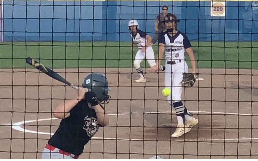 mvhs_softball's tweet photo. Congratulations to Rhyli Pope on her commitment to University of Findlay today!!! Go Jackets!! @rhyli_pope https://t.co/3dehRIxmnp