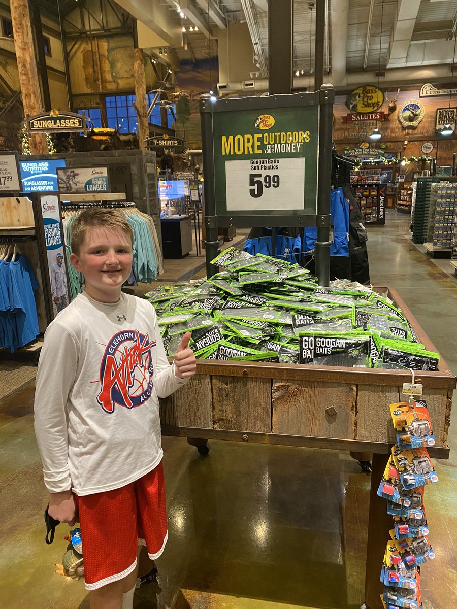 _ktfree_'s tweet photo. @googanbaits @FishinWithFlair Crew wanted to send some love to you! He watches you @FishinWithFlair everyday on YouTube. #nebraskaroots #elkhornpride #futureEntrepreneur https://t.co/i8B1JmWp97