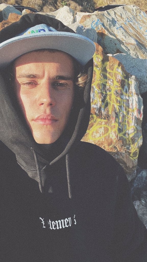 yourbiebernews's tweet photo. Justin via instagram stories https://t.co/r0WIFrj6ak