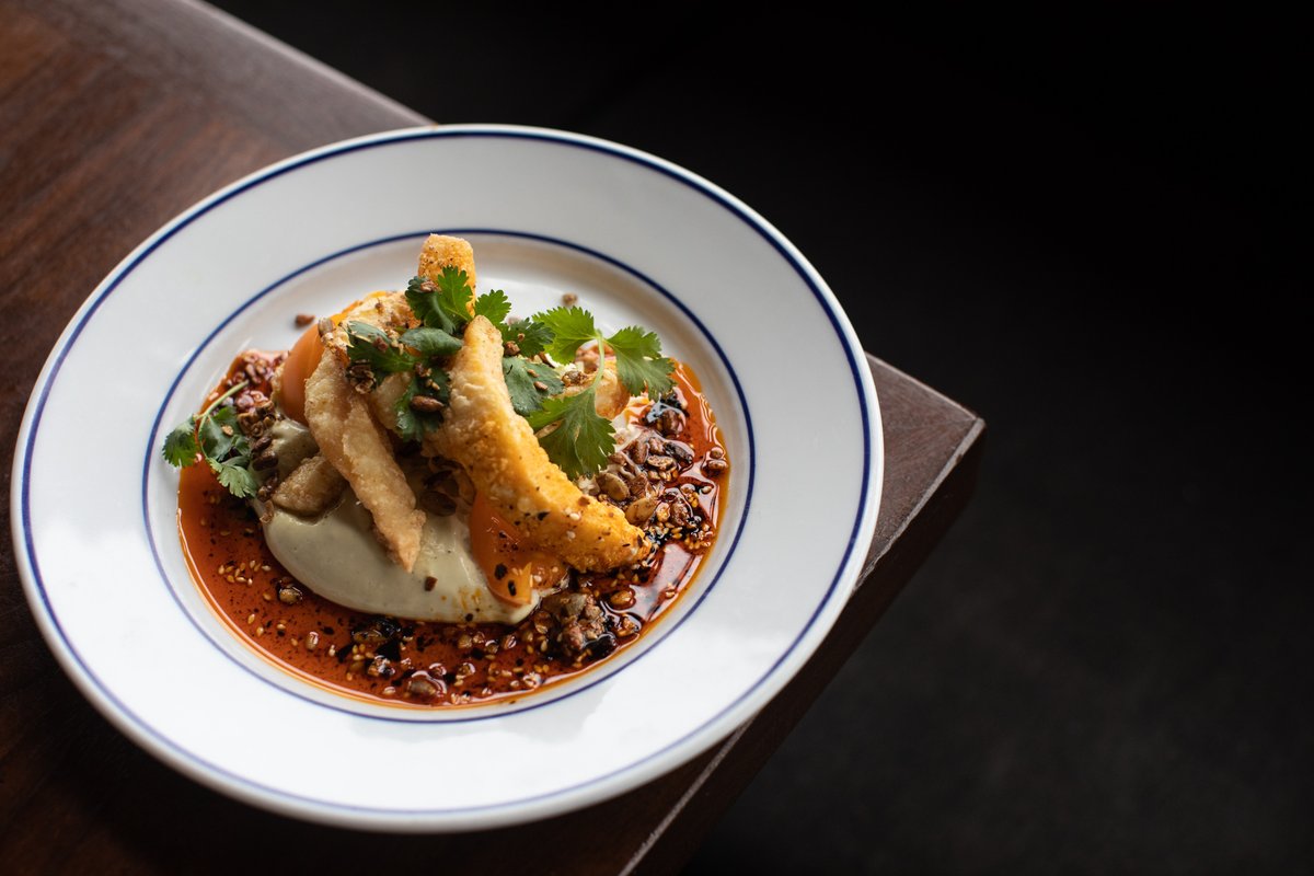 Humboldt squid, cabbage, golden tomato, poblano mayo, salsa macha.  A Wolf classic.

#wolfinthefog #tofino