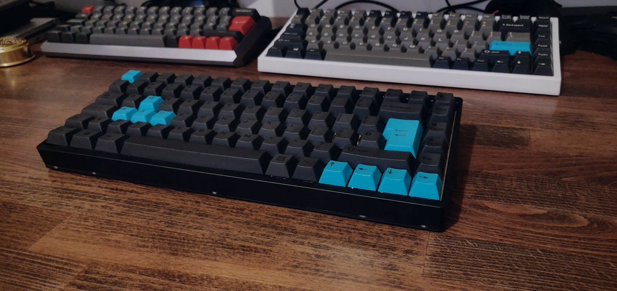 Fearian's tweet photo. Crappy final phone photos~

I couldn't resist putting on my Carbon Black #OriginativeCo set even though it's missing some ISO keys - just because it feels so amazing.

I am blown away by how well this board feels. It absolutely hit the mark on what I was after! https://t.co/aR2Az5zHnx