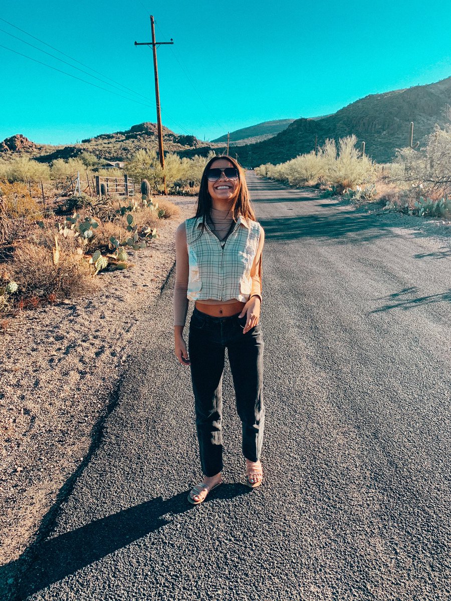 silkysavvysav's tweet photo. On a dark desert highway, cool wind in my hair https://t.co/YQ7MkD9DyC