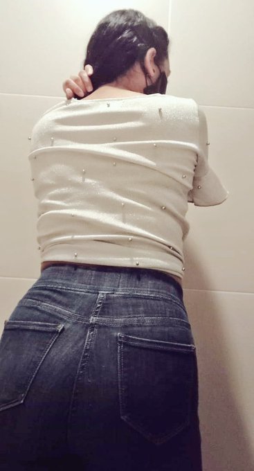 What would you do to me if you had me like this? / &iquest;Qu&eacute; me har&iacute;as si me tuvieras as&iacute;?  #onlyFans #onlyfanslatam<a href="/tag/love"class="tags"><span>#love</span></a><a href="/tag/jeans"class="tags"><span>#jeans</span></a><a href="/tag/booty"class="tags"><span>#booty</span></a><a href="/tag/picoftheday"class="tags"><span>#picoftheday</span></a><a href="/tag/brunette"class="tags"><span>#brunette</span></a><a href="/tag/girls"class="tags"><span>#girls</span></a>