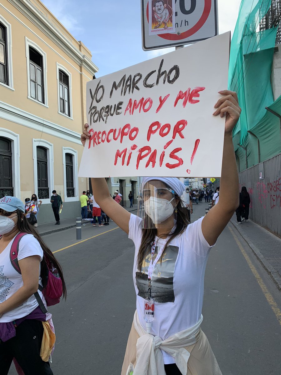 josevictor_1's tweet photo. La actriz #MelissaParedes asistió a marcha en el Centro De Lima #MerinoNoEsMiPresidente #Merinonomerepresenta https://t.co/hoKIzJtS9U