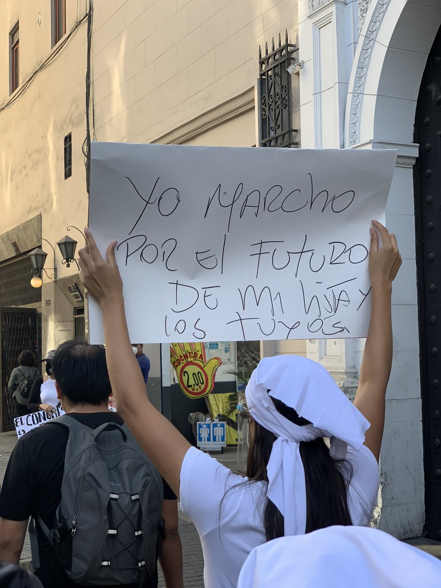 josevictor_1's tweet photo. La actriz #MelissaParedes asistió a marcha en el Centro De Lima #MerinoNoEsMiPresidente #Merinonomerepresenta https://t.co/hoKIzJtS9U