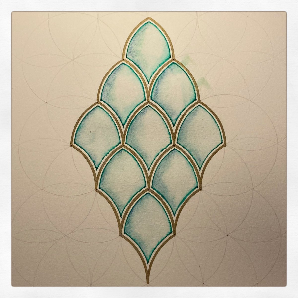 MissHBannister's tweet photo. Hot Room Tiles, Alhambra #geometricart #itga https://t.co/xqDKrMDfLu